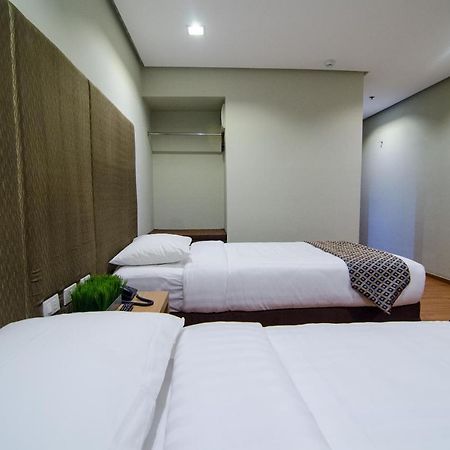 Madison Hotel Phl 일로일로 외부 사진