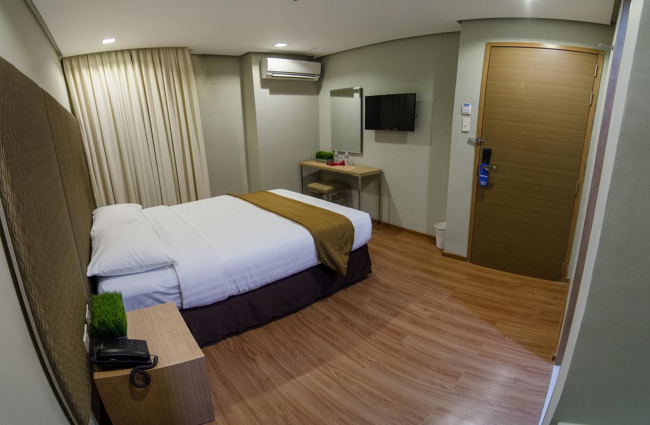 Madison Hotel Phl 일로일로 외부 사진